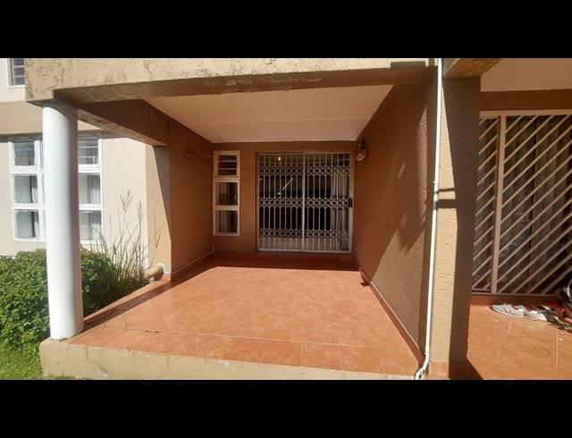 2 BEDROOM TOWNHOUSE FOR SALE IN MONDEOR
